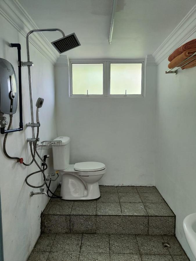 Sunrise Bedrooms And Transit 拉瑙 外观 照片